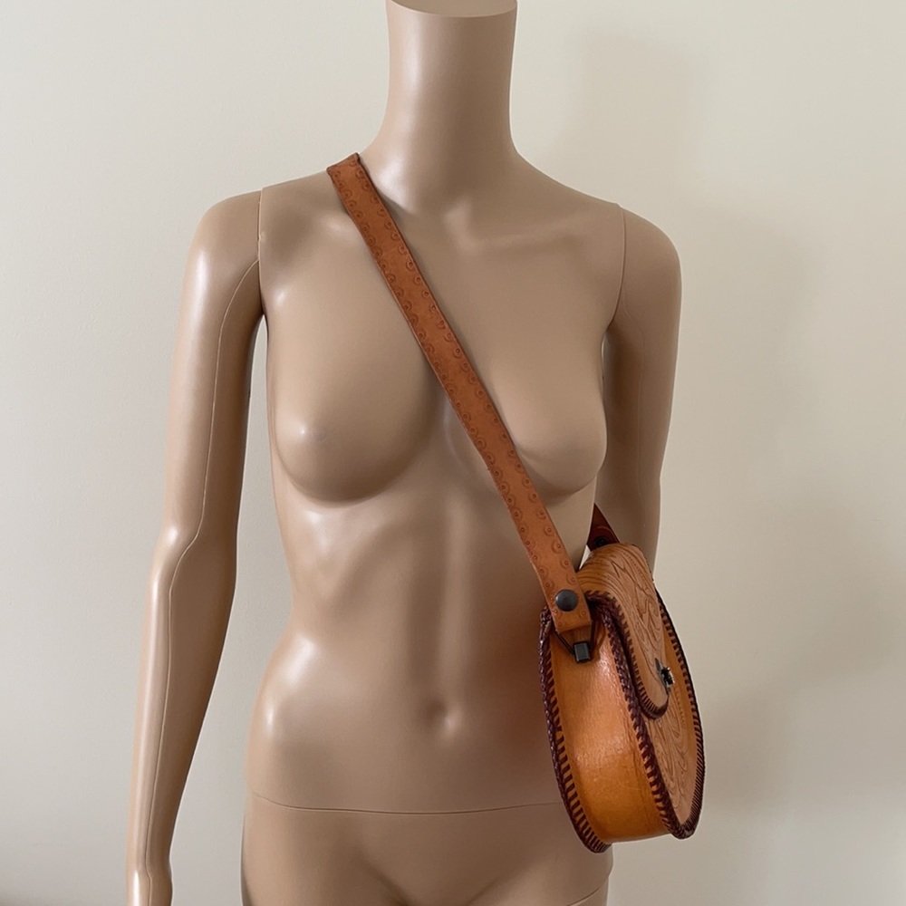 VINTAGE | Hand tooled leather bag - Picture 10 of 12